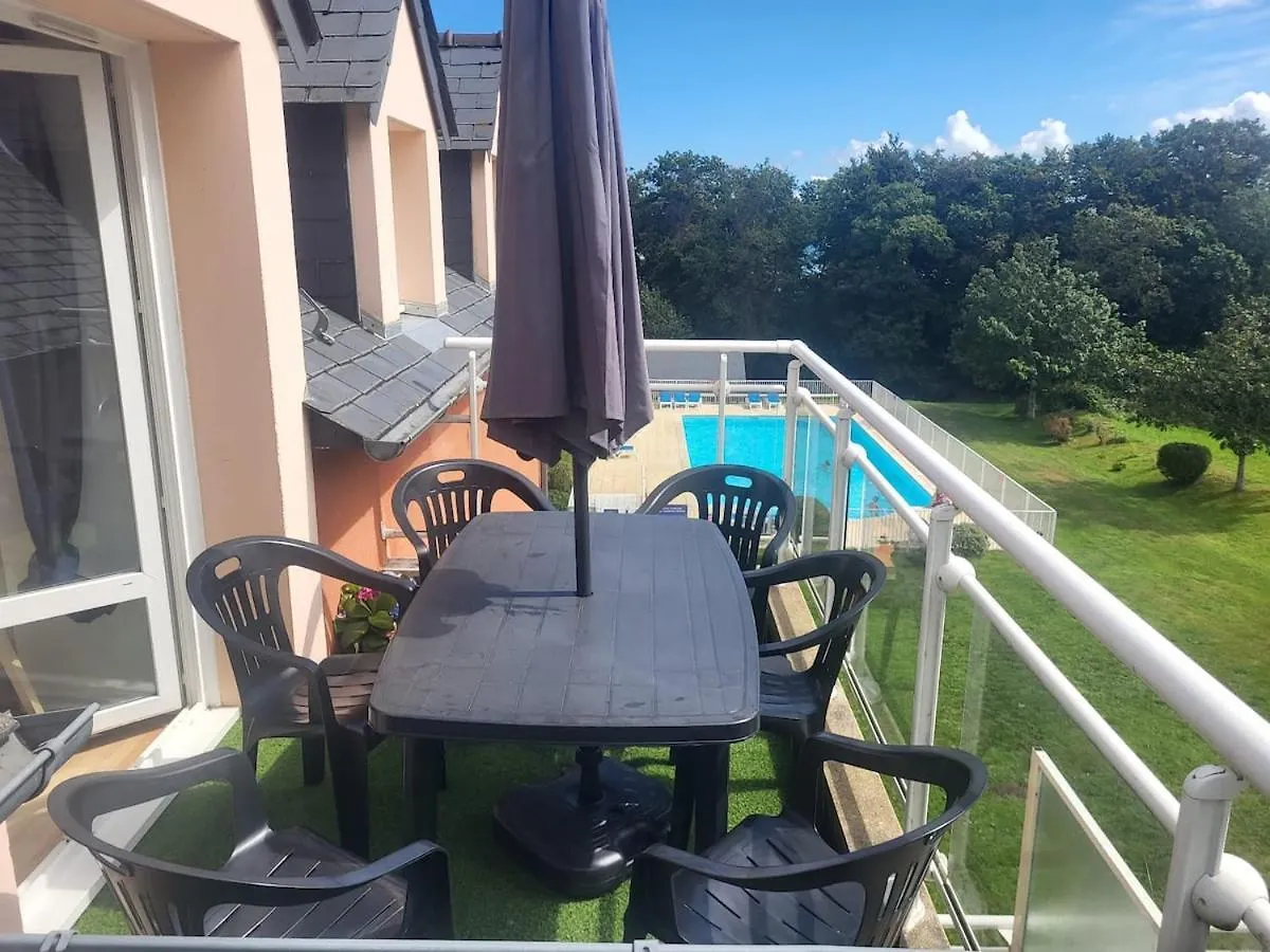 Appartement Dans Une Residence Avec Piscines Carantec